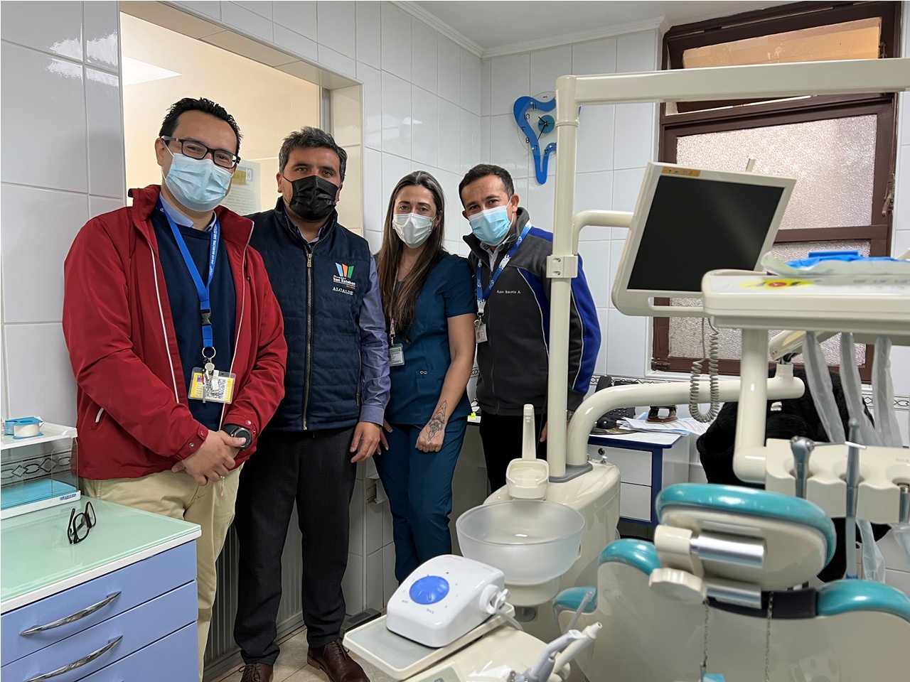 SAN ESTEBAN: Alcalde Christian Ortega y equipos de salud inauguraron nuevos sillones dentales en Cesfam de San Esteban