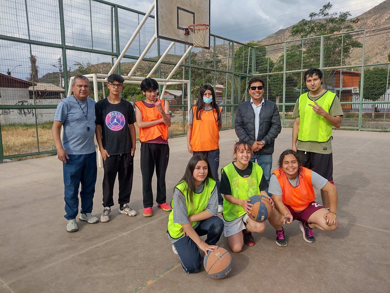 LOS ANDES: [VIDEO] Realizan interesante taller de básquetbol en Villa la Gloria de Los Andes