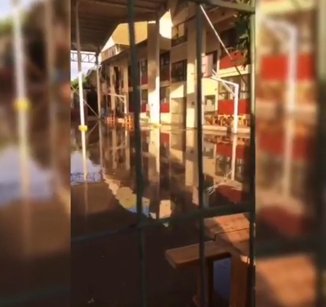 LOS ANDES: [VIDEO] Colegio San Sebastián completamente inundado