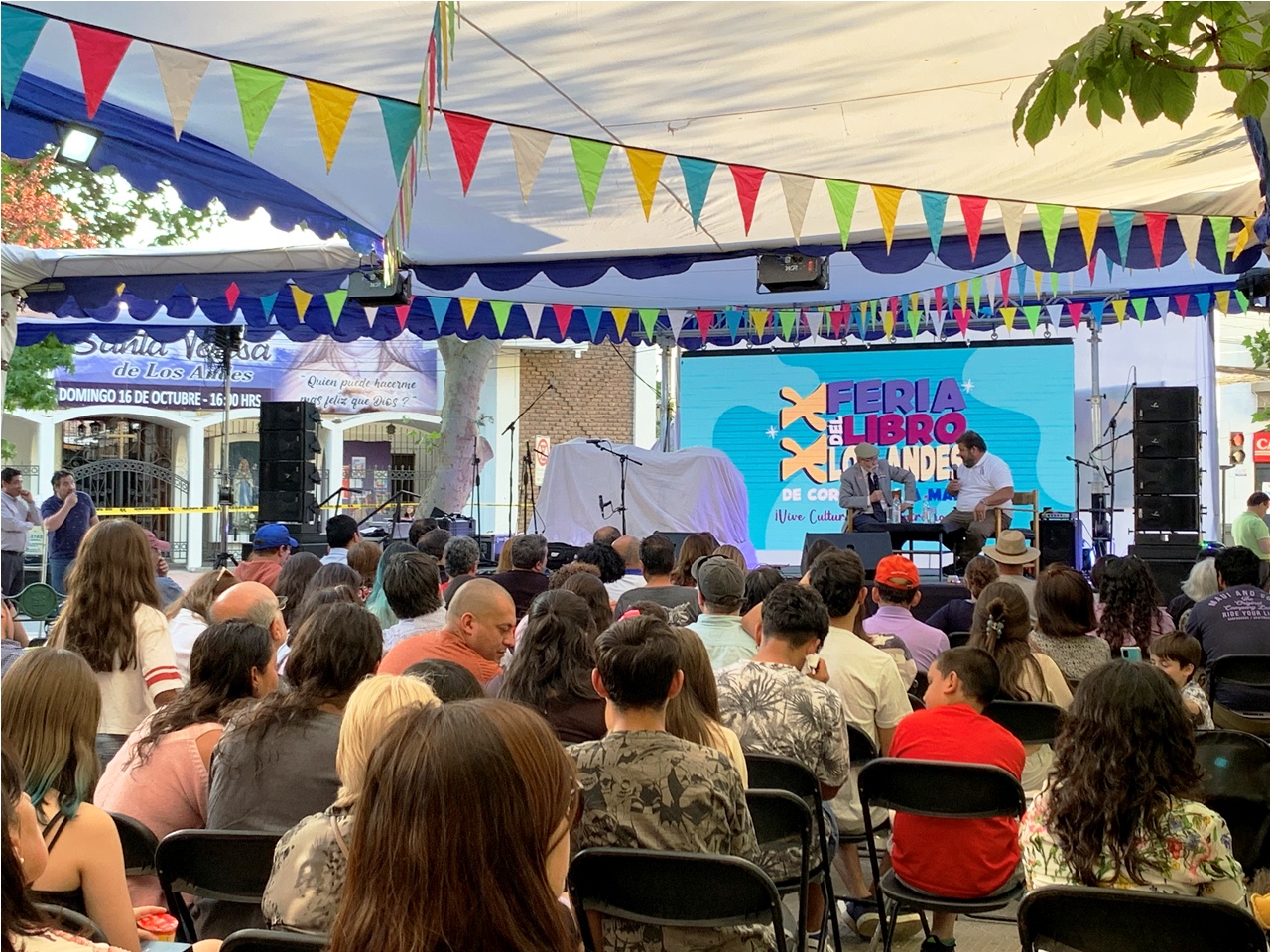 LOS ANDES: Exitosa inauguración de la XX Feria del Libro junto al astrónomo José Maza y Nano Stern