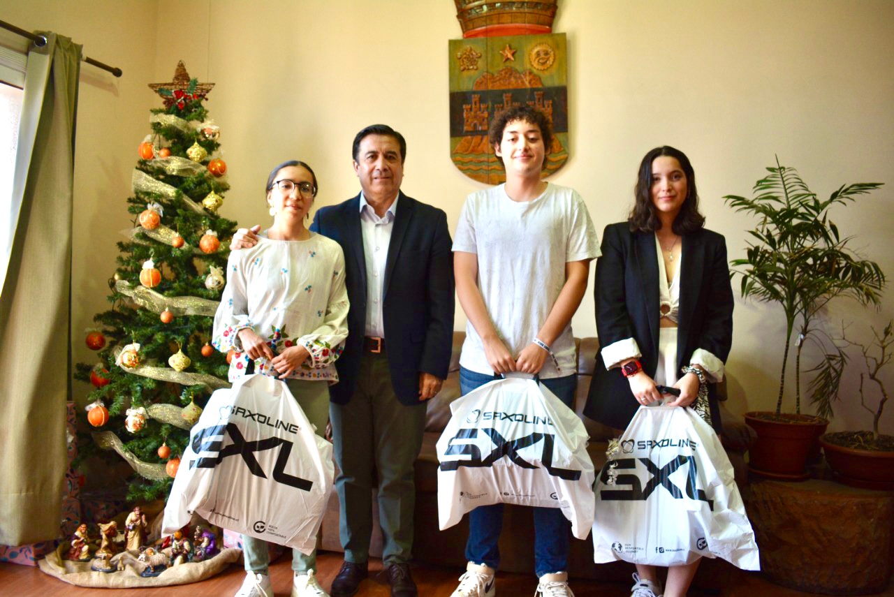 LOS ANDES: Municipio andino reconoce a estudiantes destacados en el proceso de admisión