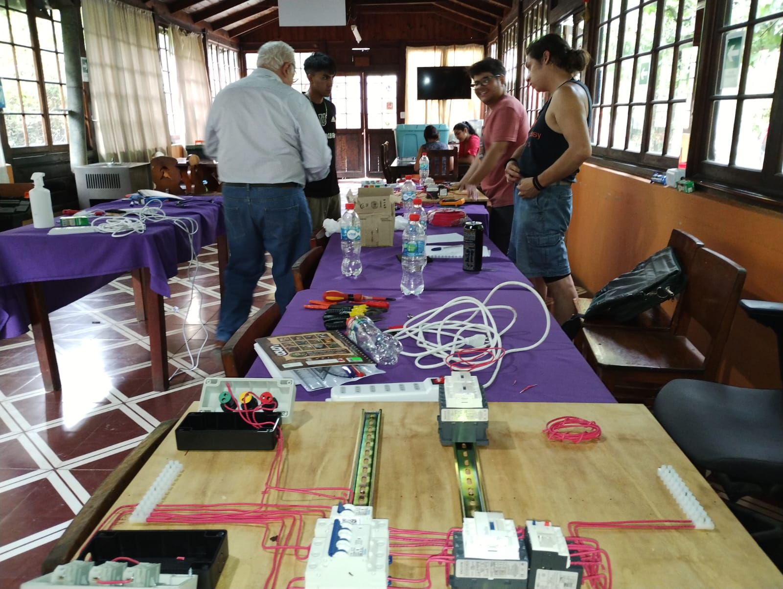 LOS ANDES: Codelco Andina impulsa formación de nuevos mantenedores eléctricos en Camino Internacional
