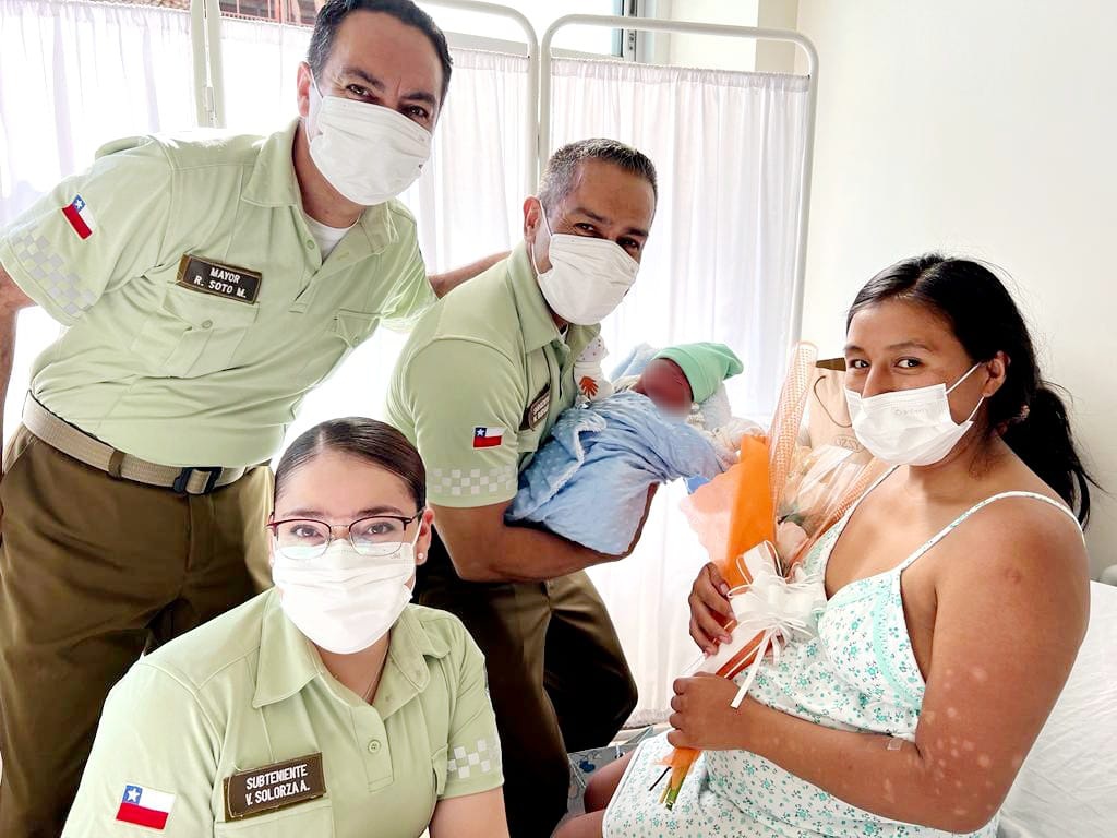 LOS ANDES: Carabinero formado en Los Andes atiende parto en ruta que une Iquique con Ato Hospicio
