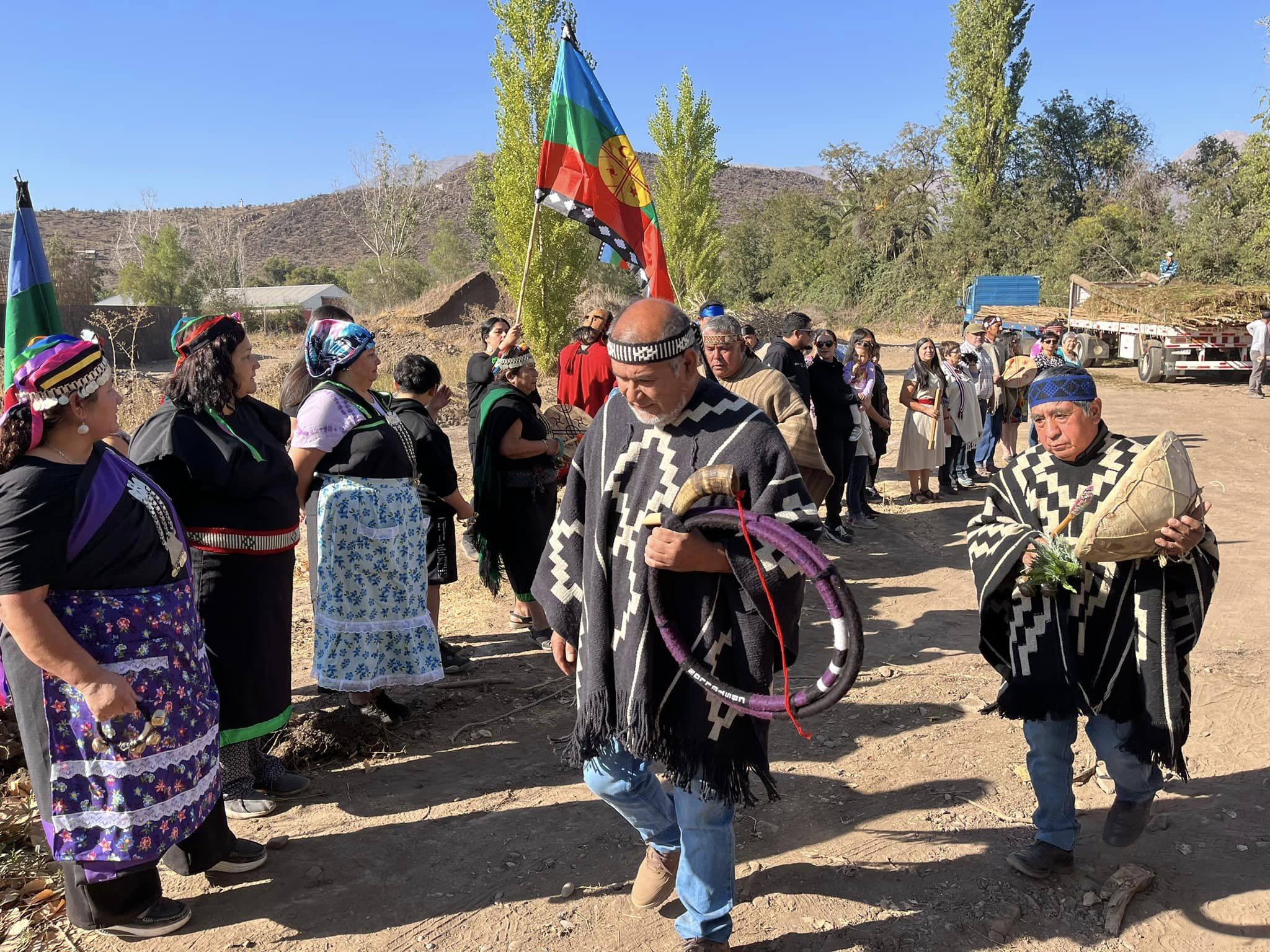 CALLE LARGA: En Calle Larga se inició la construcción de la primera ruka mapuche del Valle de Aconcagua