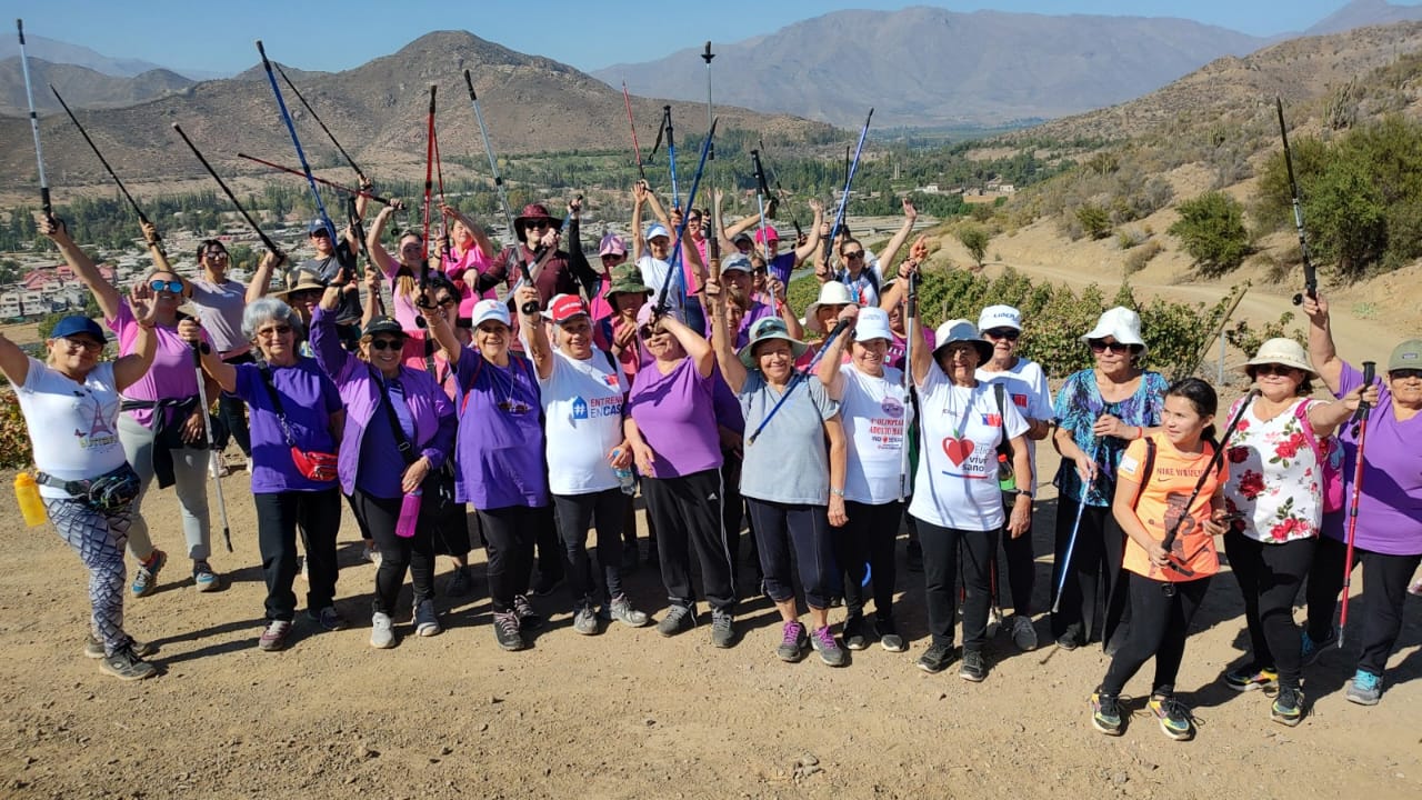 SAN ESTEBAN: Más de 80 vecinas de San Esteban participaron de caminatas al Parque Arqueológico del Cerro Paidahuén en el mes de la mujer