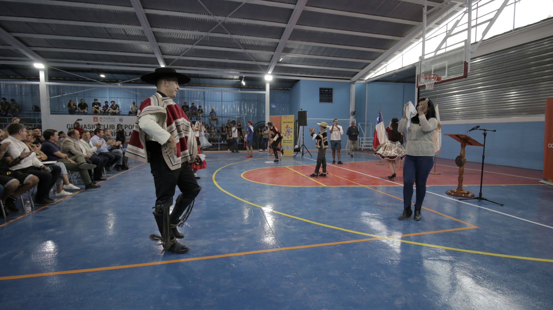 LOS ANDES: Codelco Andina entregó remodelado Gimnasio del Club Deportivo Cóndor a la comunidad de Río Blanco