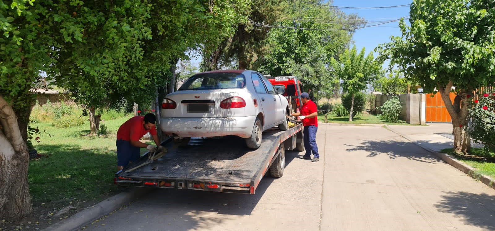 SAN ESTEBAN: Municipio inicia el retiro de vehículos abandonados para evitar inseguridad en la comuna