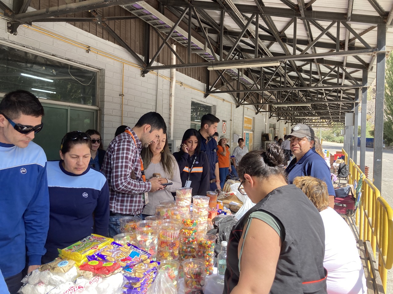 LOS ANDES: Codelco Andina realizó nueva feria en apoyo a emprendedores del Camino Internacional
