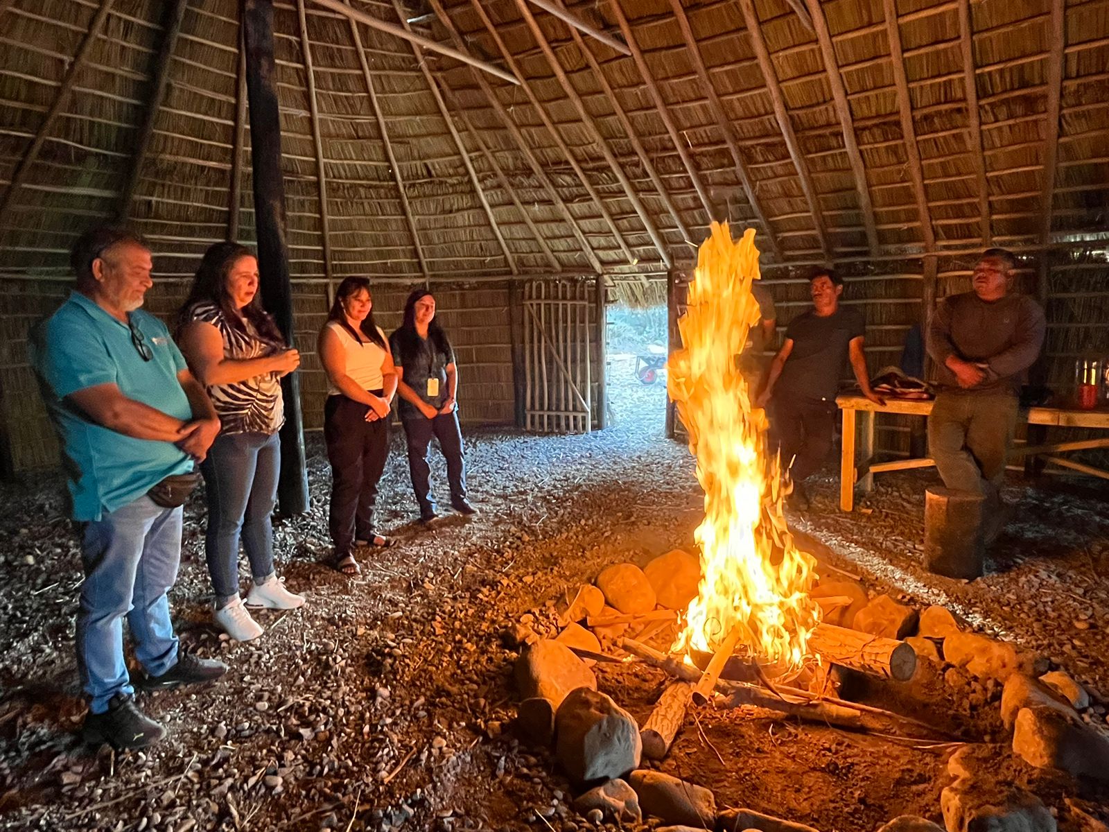 CALLE LARGA: Finalizó la construcción de la primera ruka mapuche del Valle de Aconcagua