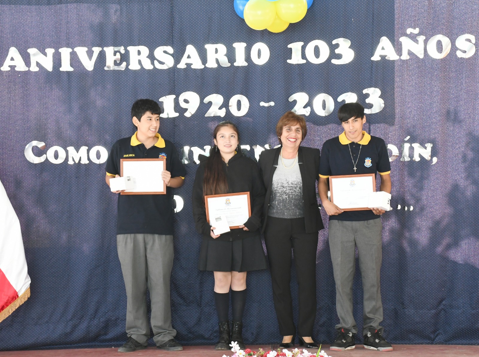 LOS ANDES: Con emotivos reconocimientos el Liceo Politécnico América celebró su 103 aniversario