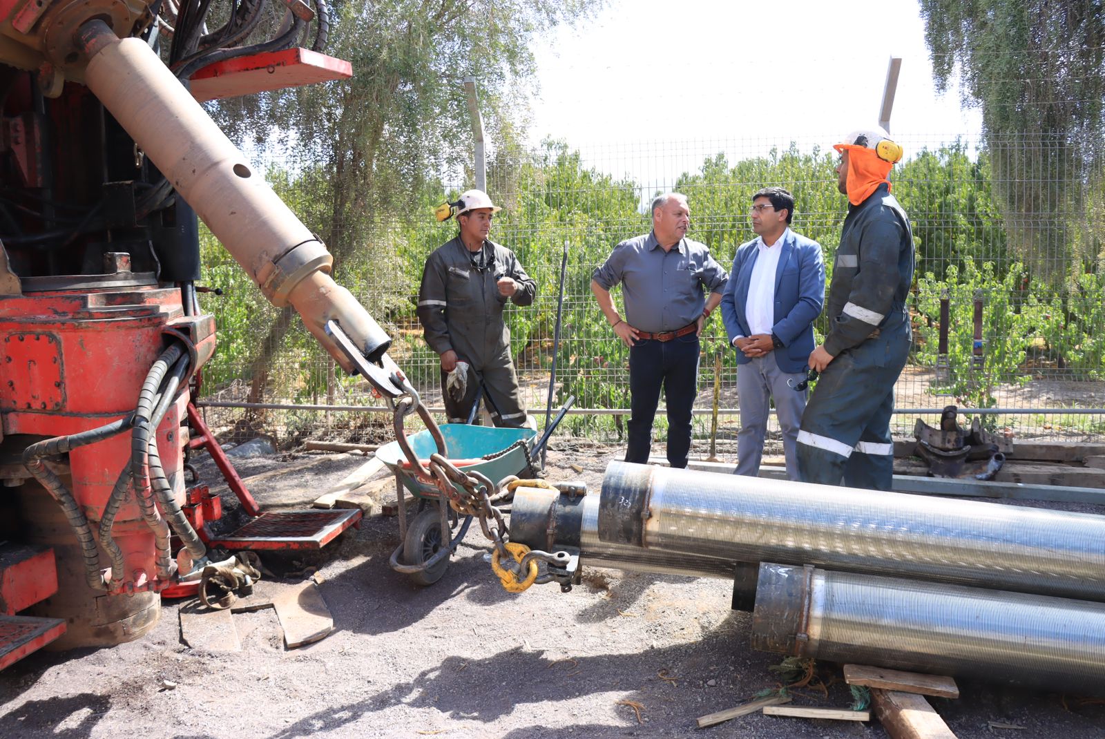 SANTA MARÍA: Agua y mejoras en equipamiento municipal: prioridades del Gobernador Rodrigo Mundaca en visita a Santa María