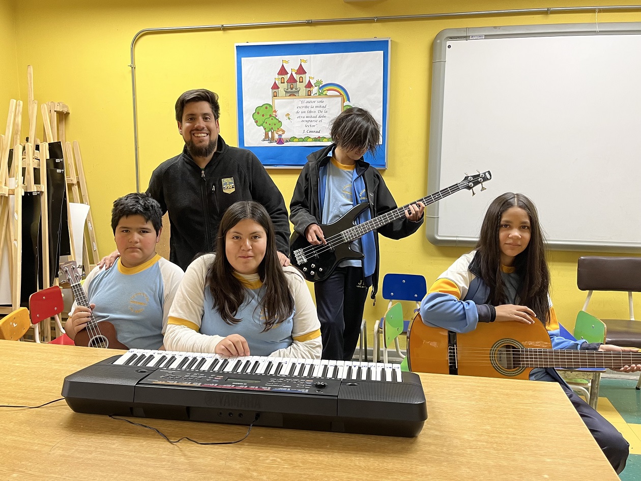 LOS ANDES: Establecimientos municipales de Los Andes adquieren equipamiento para talleres y clases de música