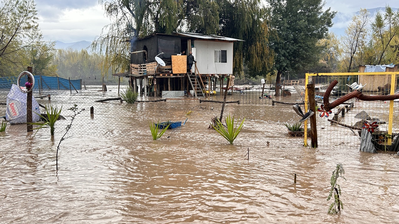 PANQUEHUE: Encargada de emergencia de Panquehue expuso al concejo municipal plan de contingencia efectuado tras frente de mal tiempo 