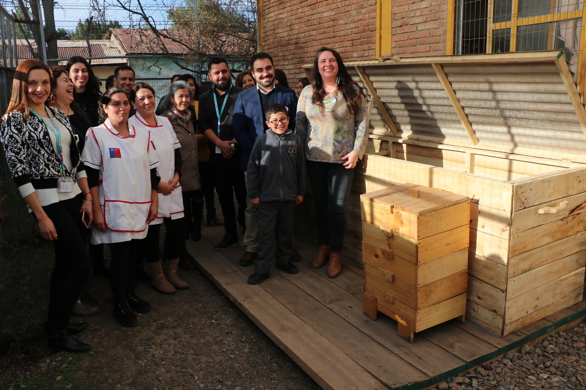 CALLE LARGA: Municipalidad de Calle Larga y JUNAEB firman convenio para elaborar compostaje con residuos orgánicos en escuela Víctor Köerner