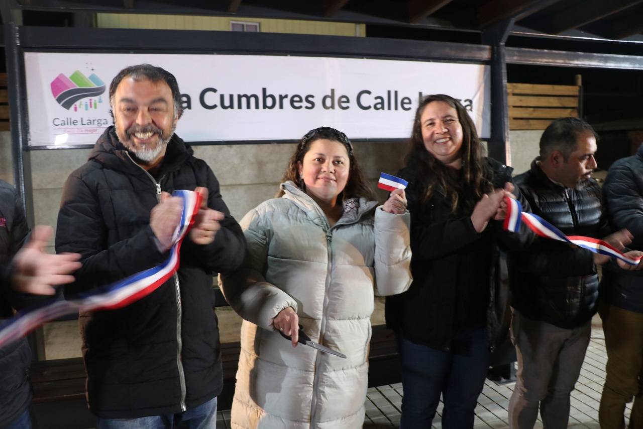 CALLE LARGA: Municipalidad de Calle Larga inauguró moderno paradero en “Villa Cumbres”
