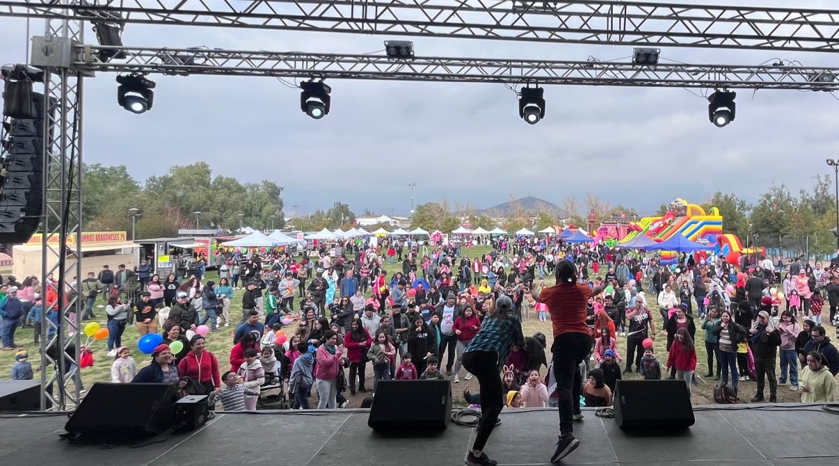 LOS ANDES: Masiva celebración del Día de la Niñez en Los Andes