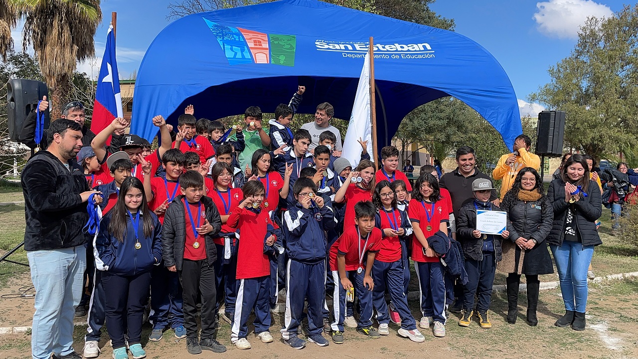 SAN ESTEBAN: En una jornada llena de actividades, escuelas de San Esteban participaron de la exitosa Jornada Deportiva de escuelas rurales
