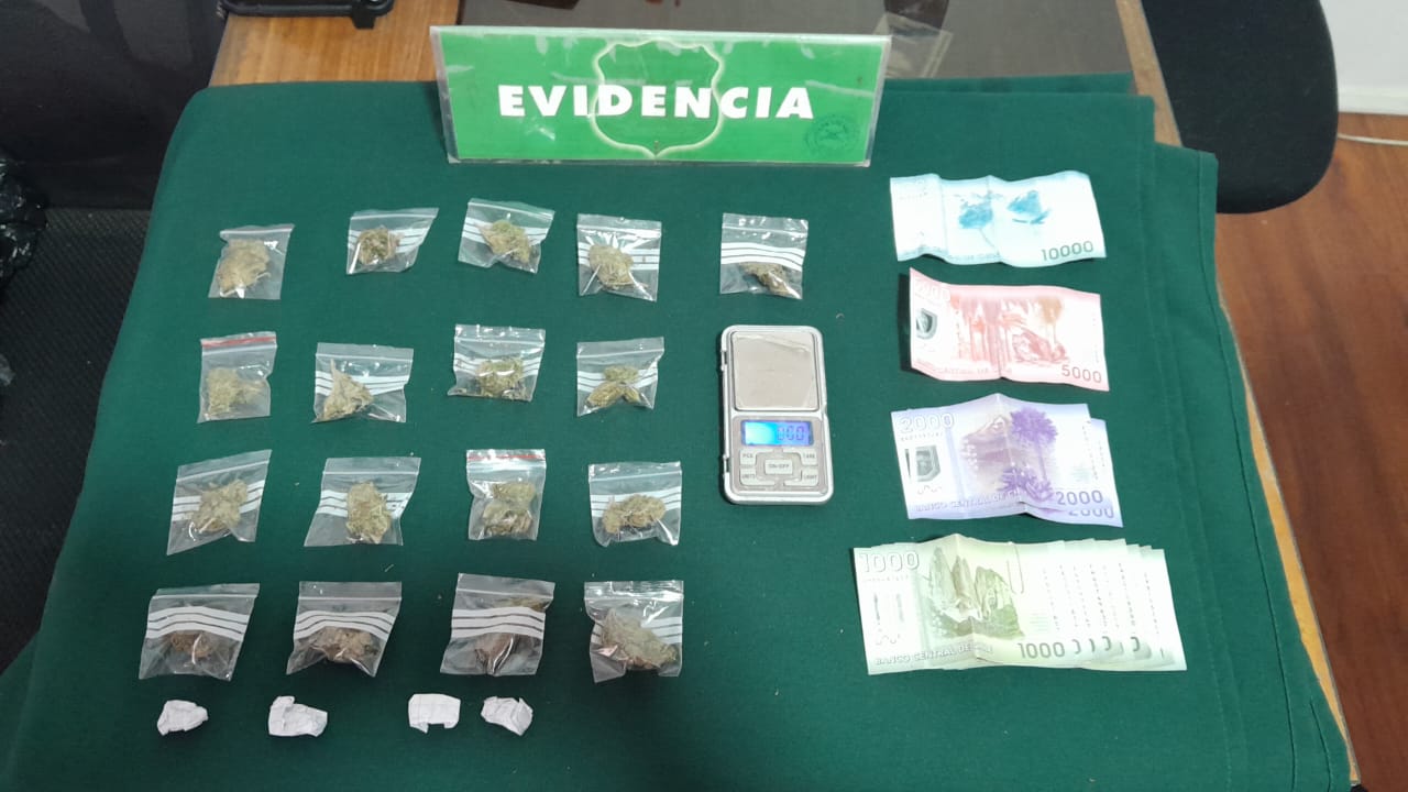 LOS ANDES: Carabineros detiene a sujeto de 17 años que comercializaba Marihuana