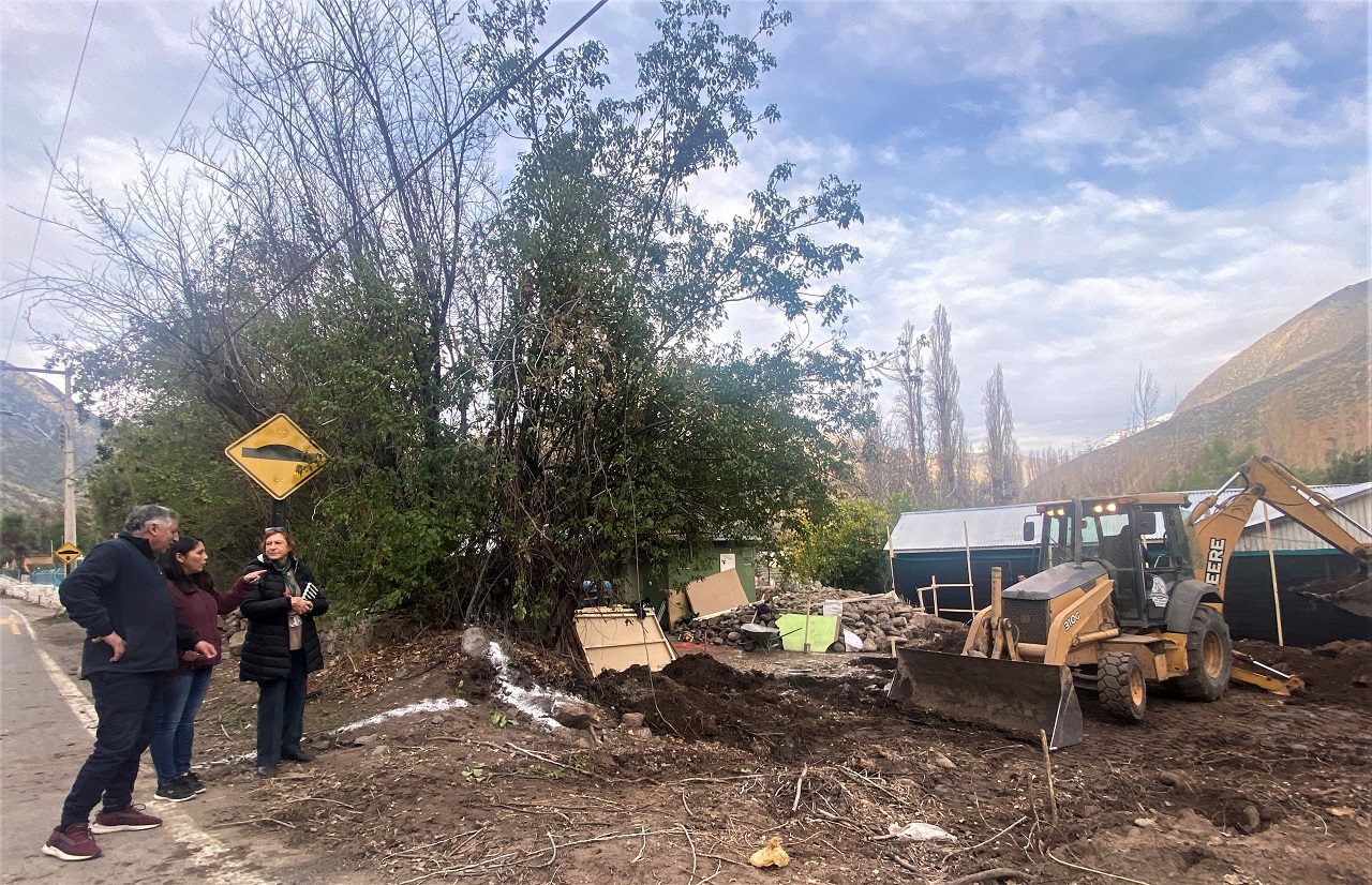 LOS ANDES: Codelco Andina inició proyecto de construcción de nuevas áreas verdes en localidades del Camino Internacional