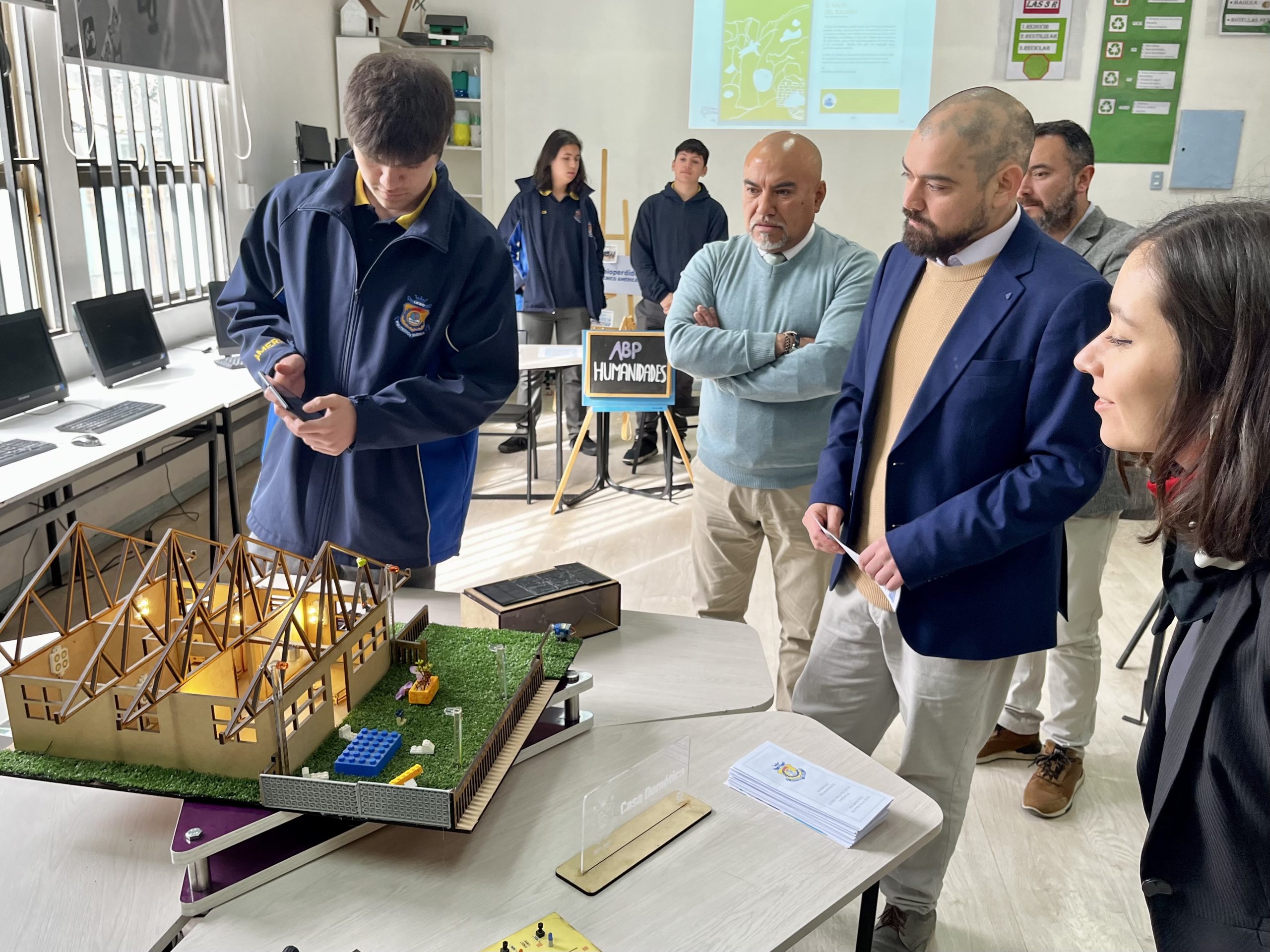 LOS ANDES: Liceo América es establecimiento modelo para la nueva actualización curricular del MINEDUC