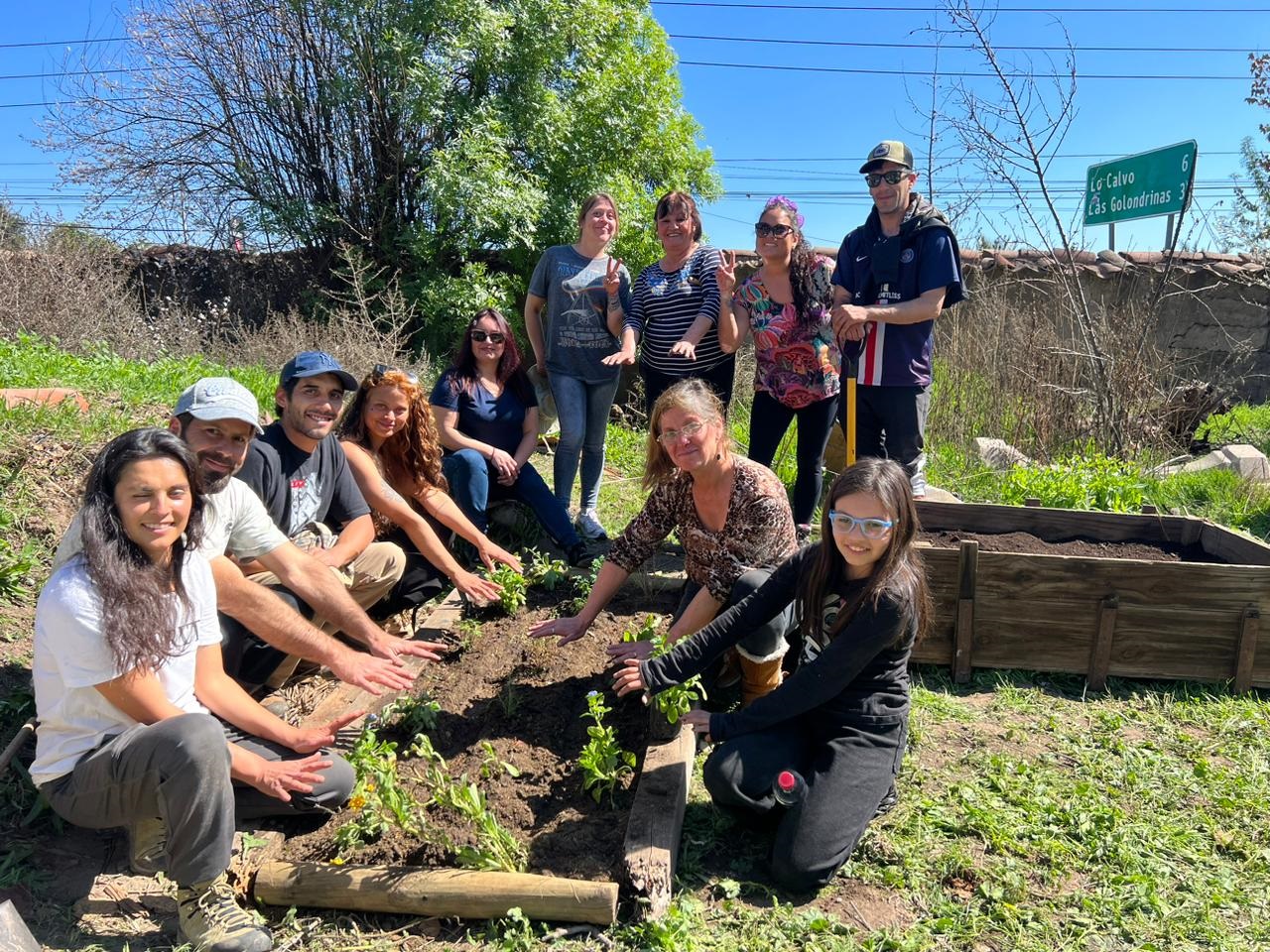 SAN ESTEBAN: Usuarias del programa Jefas de Hogar de San Esteban aprendieron a realizar su propio huerto sustentable