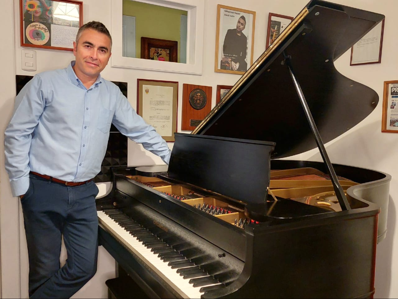 CULTURA: Pianista de Aconcagua Sebastián Gesser estrenó Disco Tributo a Elton John en Spotify
