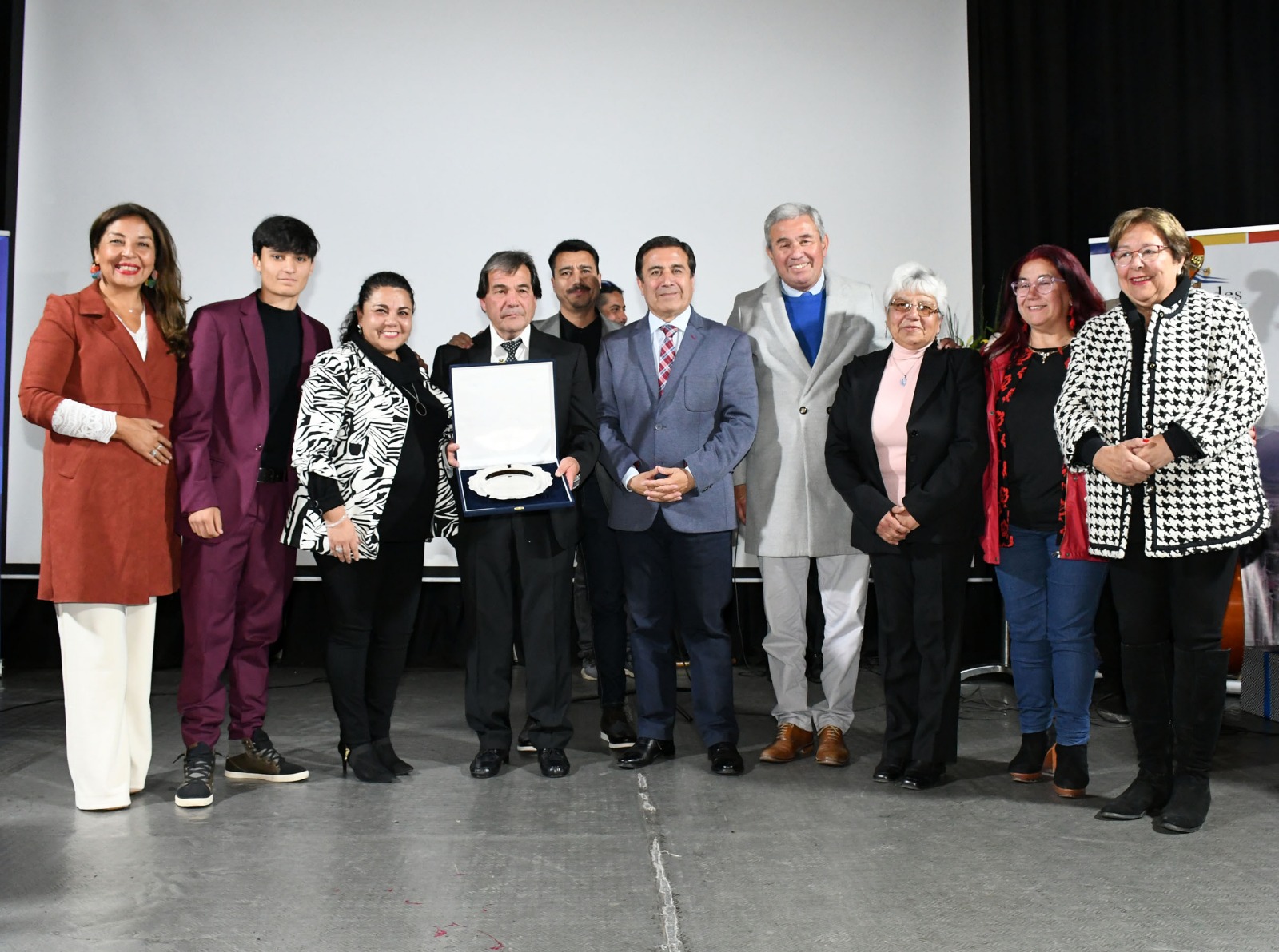 LOS ANDES: Funcionarios municipales de Los Andes fueron reconocidos en su día