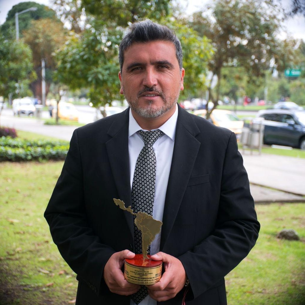 SAN ESTEBAN: Alcalde Ortega recibió el título honorífico «alcalde solidario e influyente de Latinoamérica 2023» en Bogotá