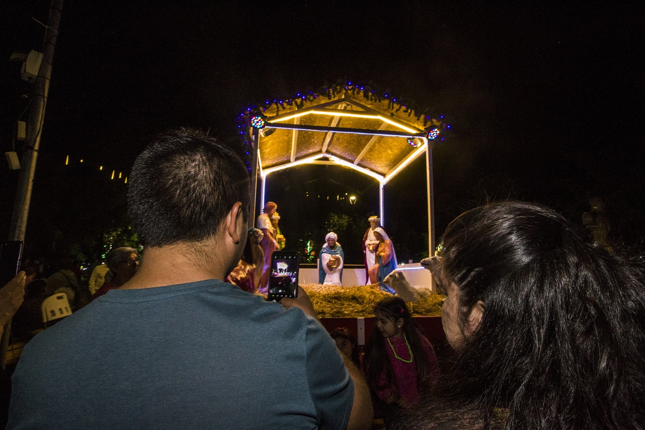 SAN ESTEBAN: Cientos de sanestebinos disfrutaron de la inauguración de las luces navideñas en la Plaza de Armas