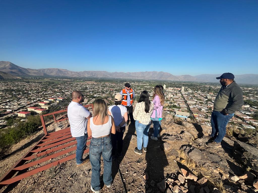 LOS ANDES: Avanza la construcción de los dos nuevos miradores en el Cerro de la Virgen