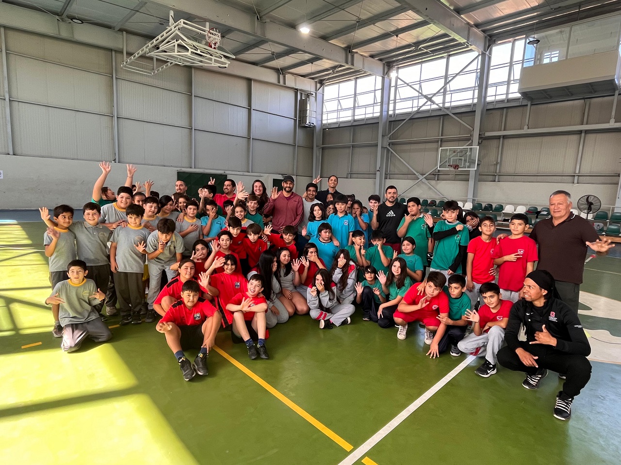 CALLE LARGA: Calle Larga celebró el Día Mundial de la Actividad Física junto a estudiantes de las escuelas municipales