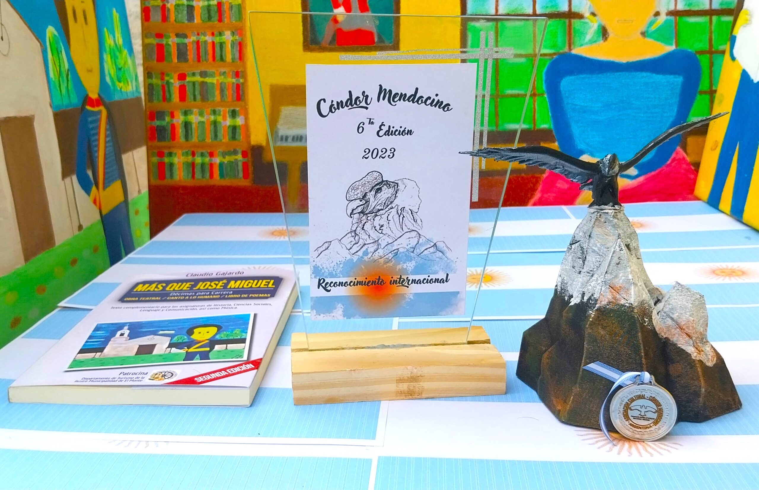 LOS ANDES: Claudio Gajardo recibió el “Cóndor Mendocino” por su obra sobre José Miguel Carrera