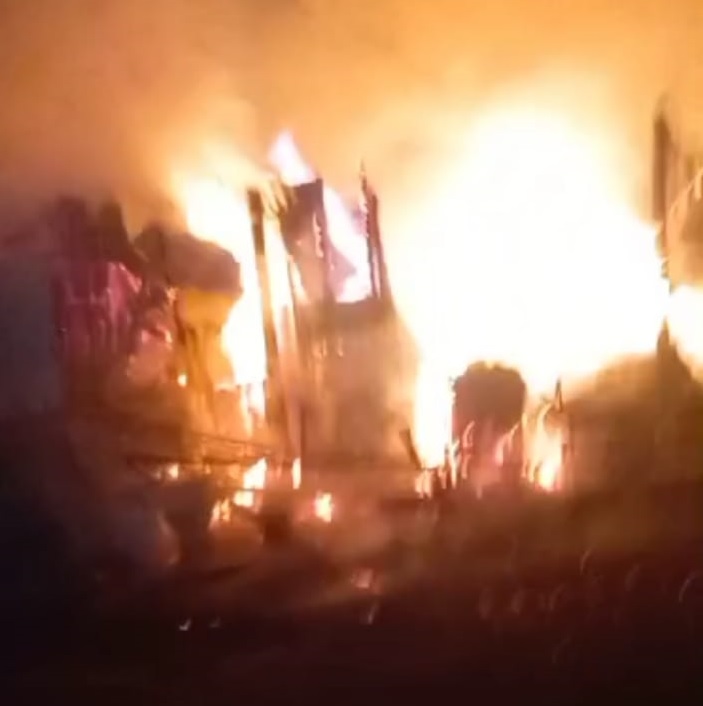 LOS ANDES: [VIDEO] Bomberos trabajó arduamente para controlar primera alarma de incendio en sector Los Villares