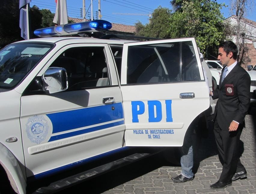 LOS ANDES: PDI detiene a sujeto que robada especies desde un vehículo estacionado tras romper su ventana