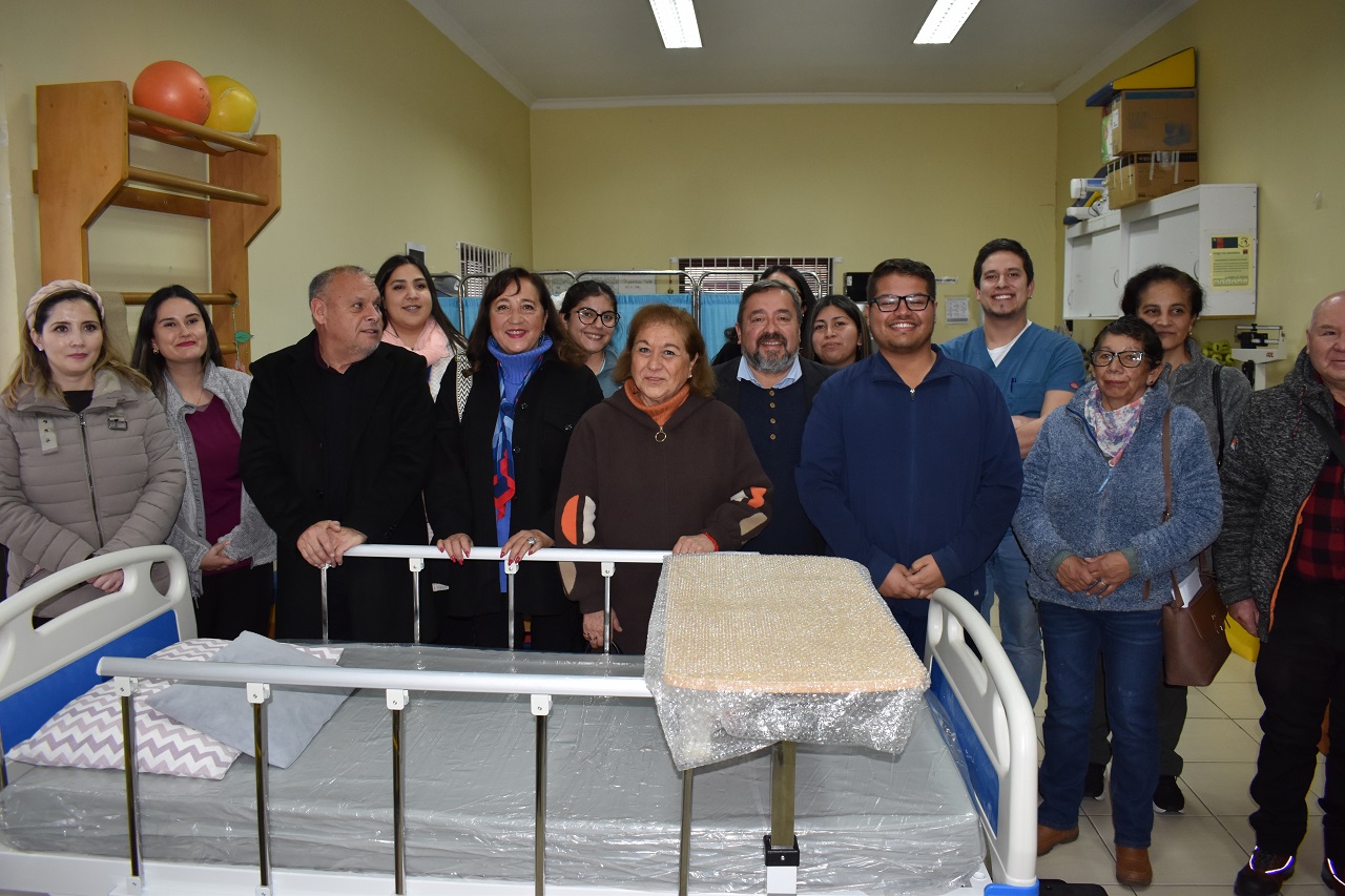 LOS ANDES: Consejera Regional María Victoria Rodríguez destacó la entrega de 57 catres clínicos en la Provincia de Los Andes