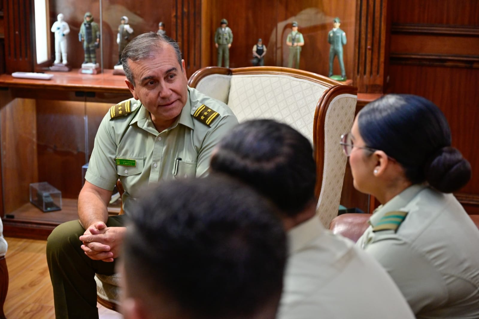 PUTAENDO: General Director (S) Enrique Monráz se reunió con funcionarios de Carabineros que frustraron asalto a Banco Estado en la comuna de Putaendo