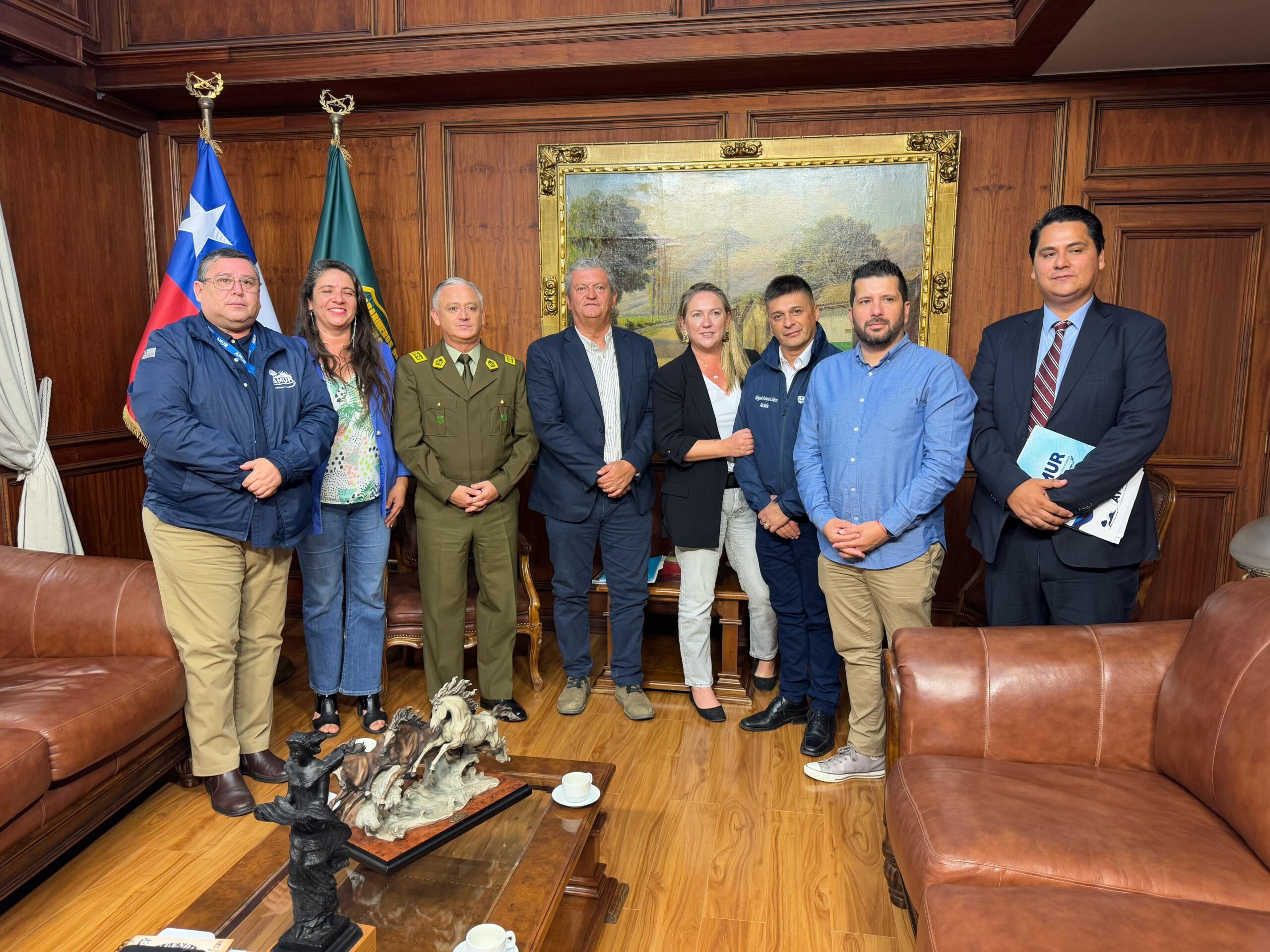 CALLE LARGA: Alcaldesa Dina González se reunió con Director General de Carabineros para mejorar la seguridad en Calle Larga