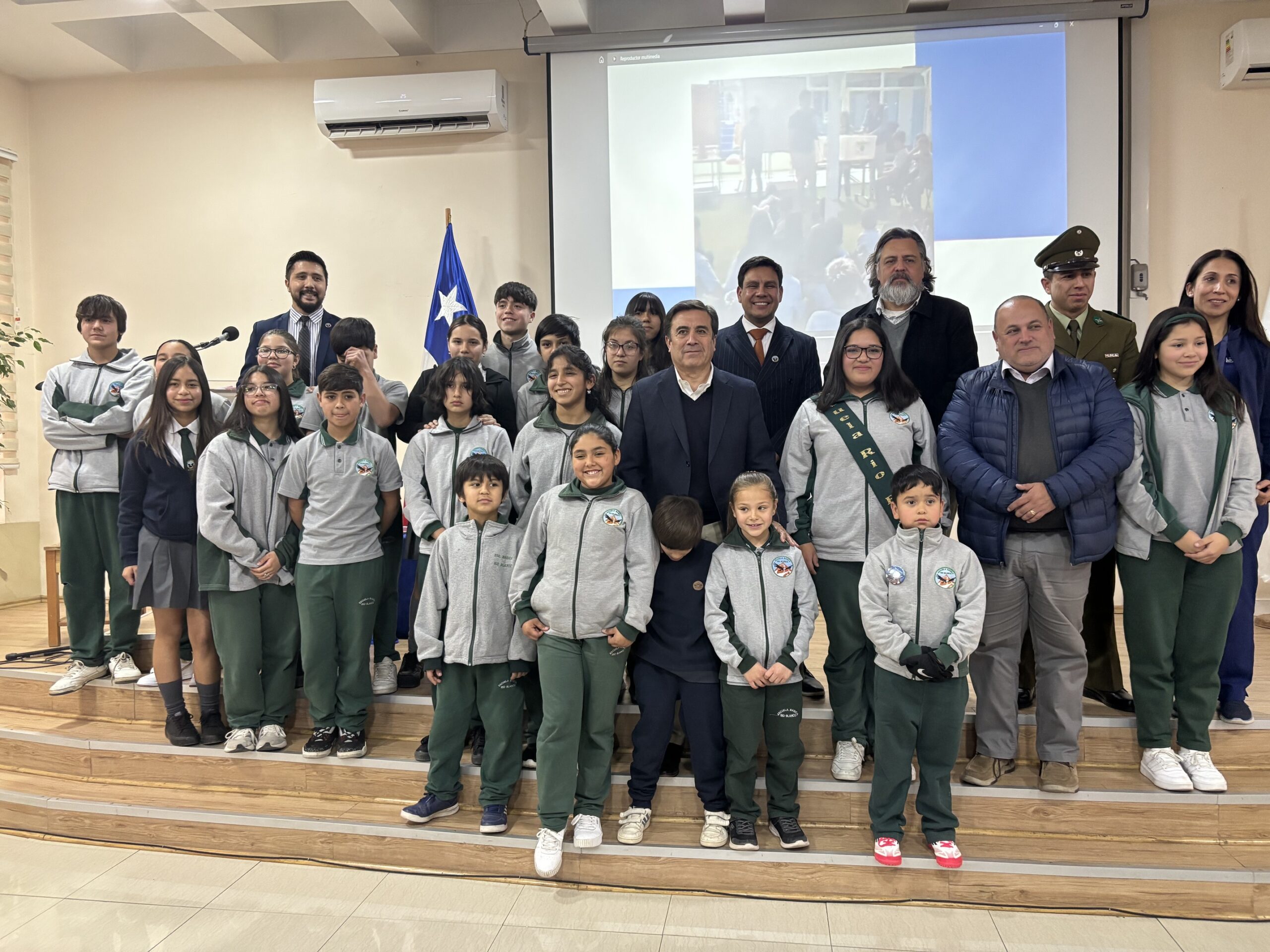 LOS ANDES: Escuela Básica Río Blanco realiza investidura de su Centro de Estudiantes con énfasis en participación y formación ciudadana