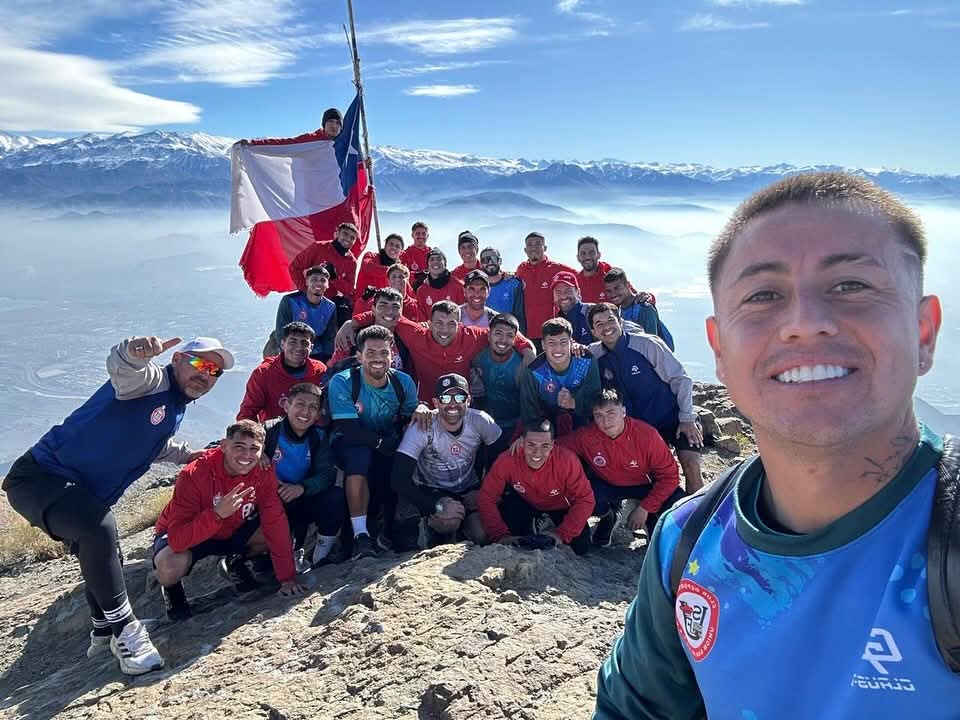 SAN FELIPE: Plantel albirrojo escala La Giganta para reforzar el trabajo en equipo