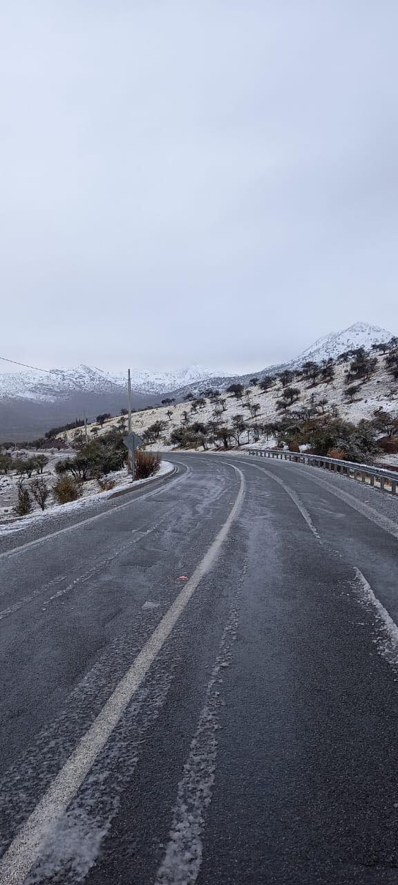 PUTAENDO: Llaman a la precaución por nieve en cuesta El Manzano en Putaendo y Cabildo