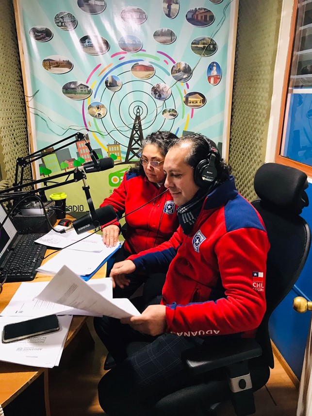 CALLE LARGA: Aduana Regional de Los Andes difunde franquicias para personas con discapacidad en radio comunitaria de Calle Larga