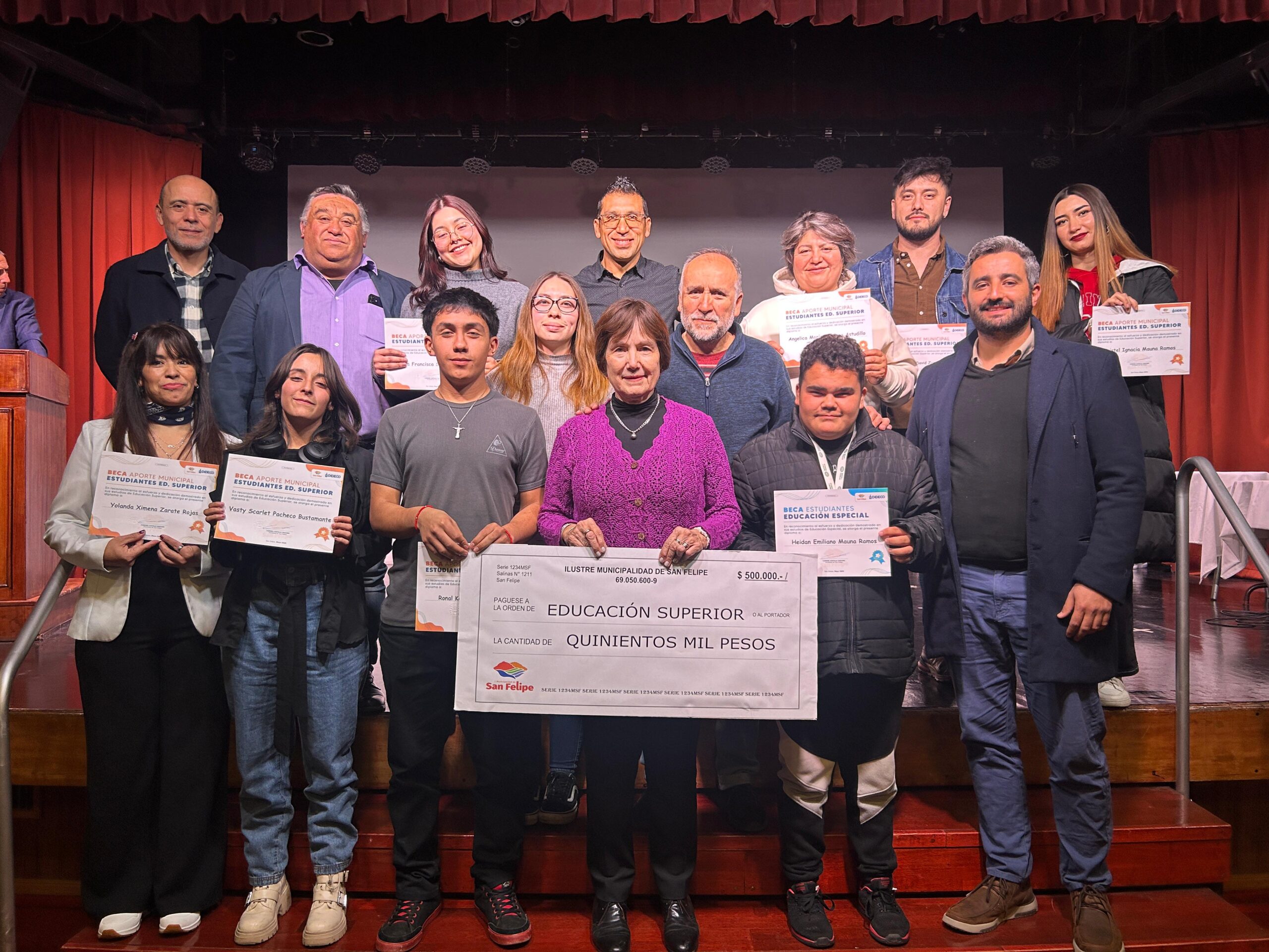 SAN FELIPE: Municipalidad de San Felipe destinó $59 millones en becas para estudiantes de Educación Especial y Superior