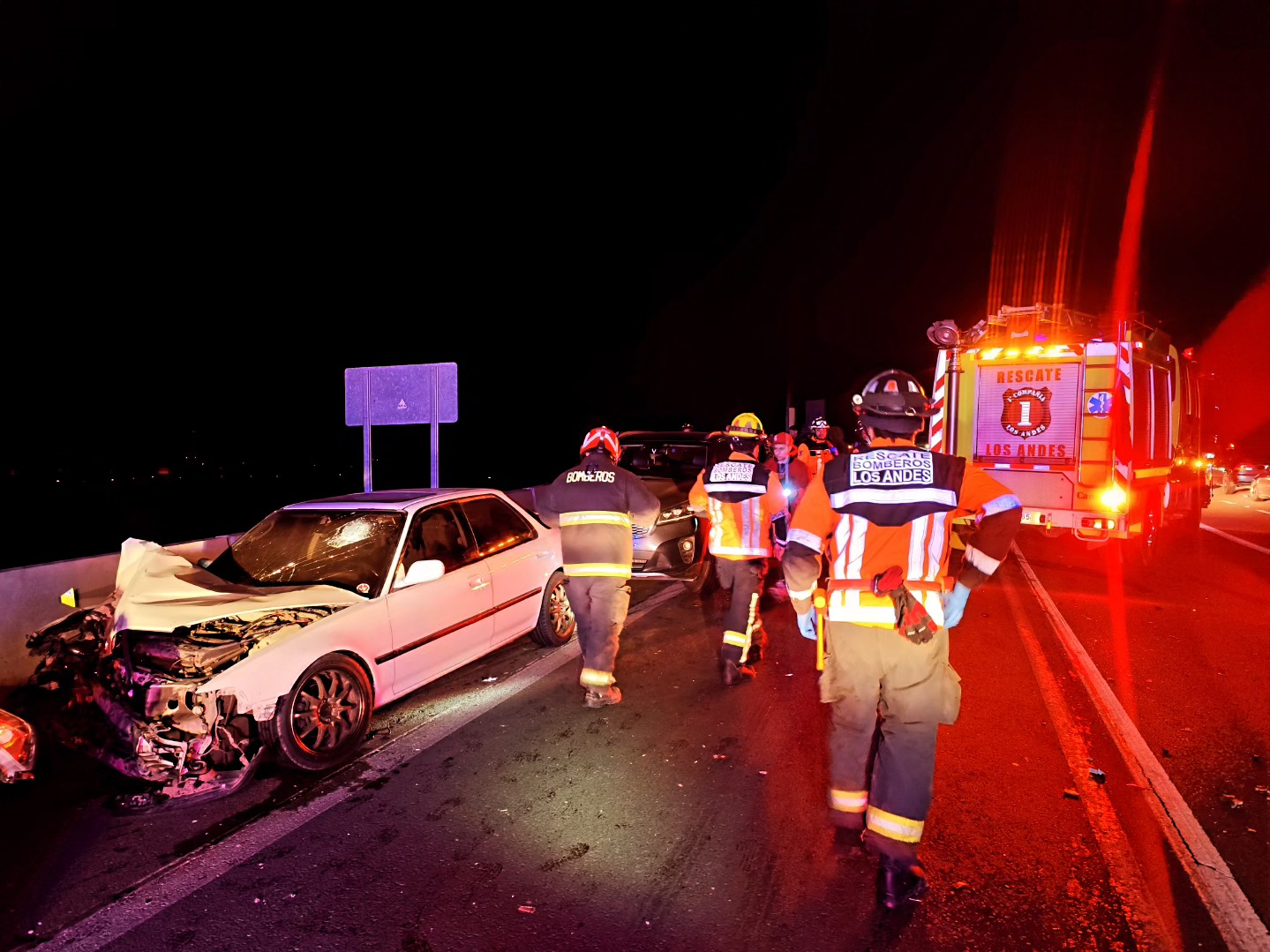 LOS ANDES: Dos lesionados deja accidente en Autopista Los Andes: uno de ellos, sindicado como responsable, fue agredido por testigos