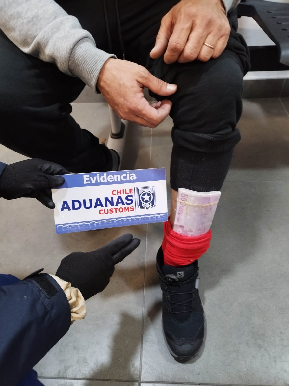 LOS ANDES: Conductor argentino es sorprendido con más de 100 mil euros adosados al cuerpo al ingresar por Los Libertadores