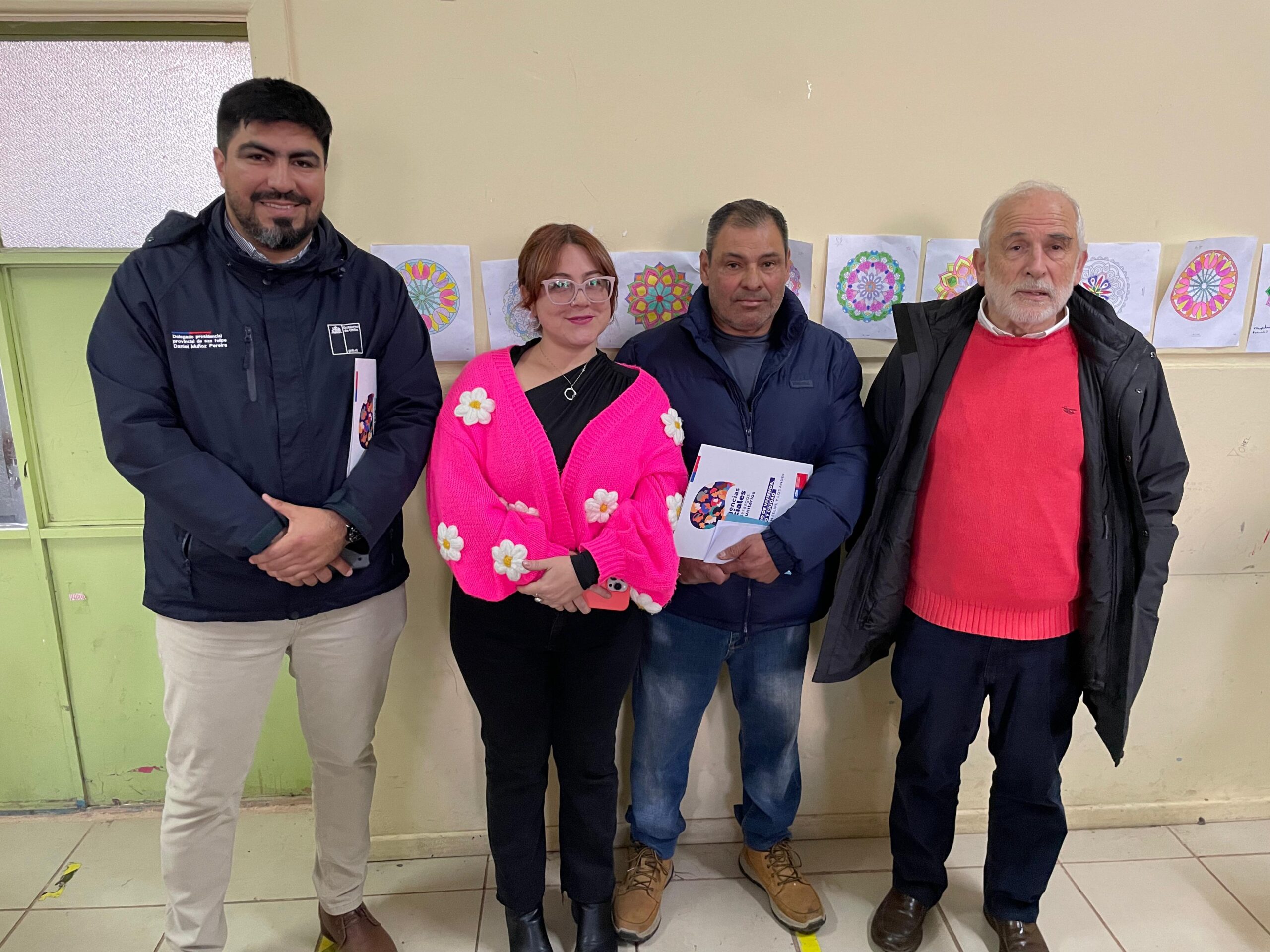 SAN FELIPE: Diputada Bello y dirigentes entregan cartas a Ministro Montes por graves deficiencias en viviendas sociales de Provincia de San Felipe