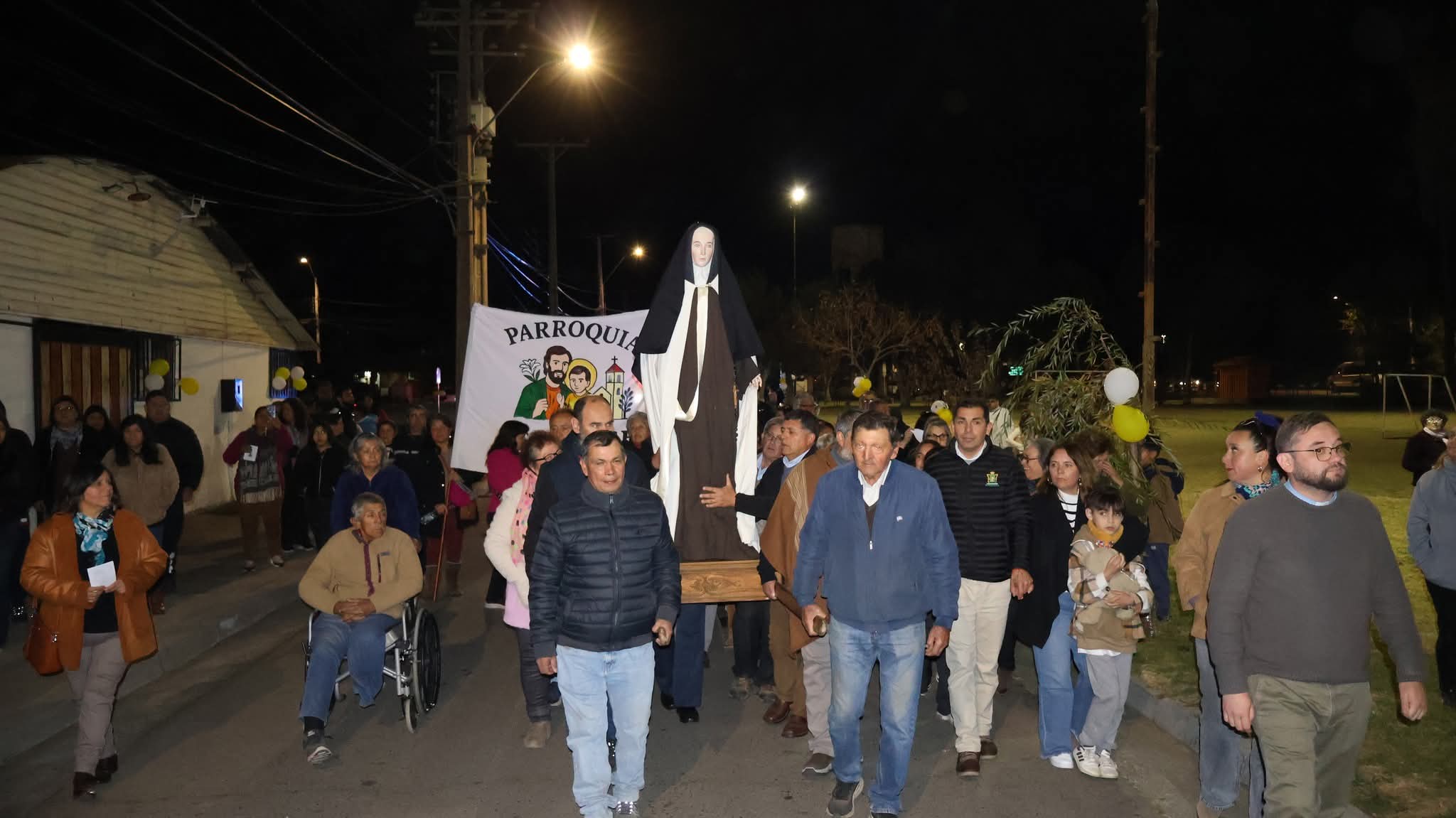 PANQUEHUE: Imagen de Santa Teresa de Los Andes fue recibida con fervor religioso en Villa Lo Campo