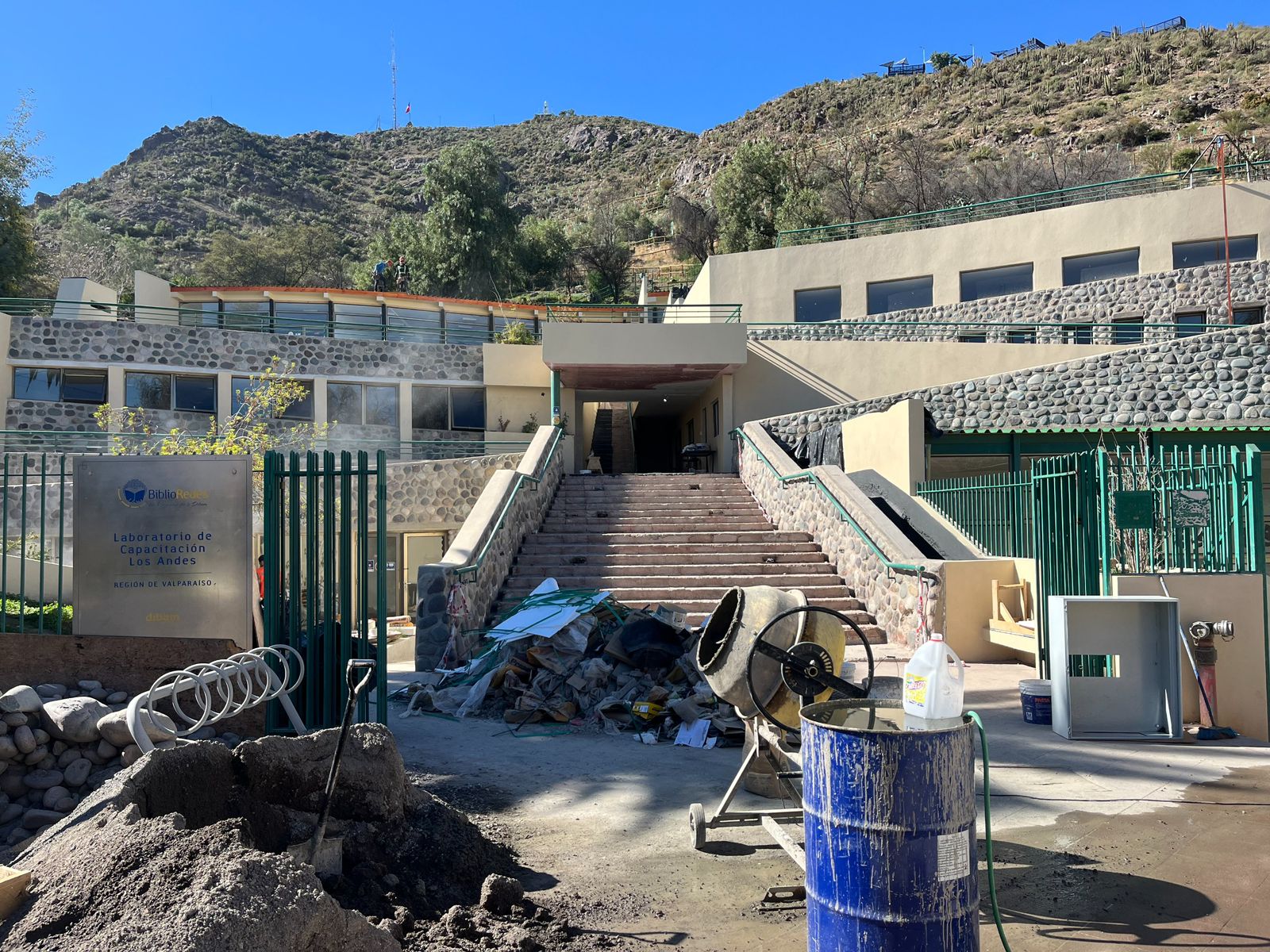 LOS ANDES: 60% de avance registran obras de mejoramiento en la Biblioteca Pública Hno. Emeterio José