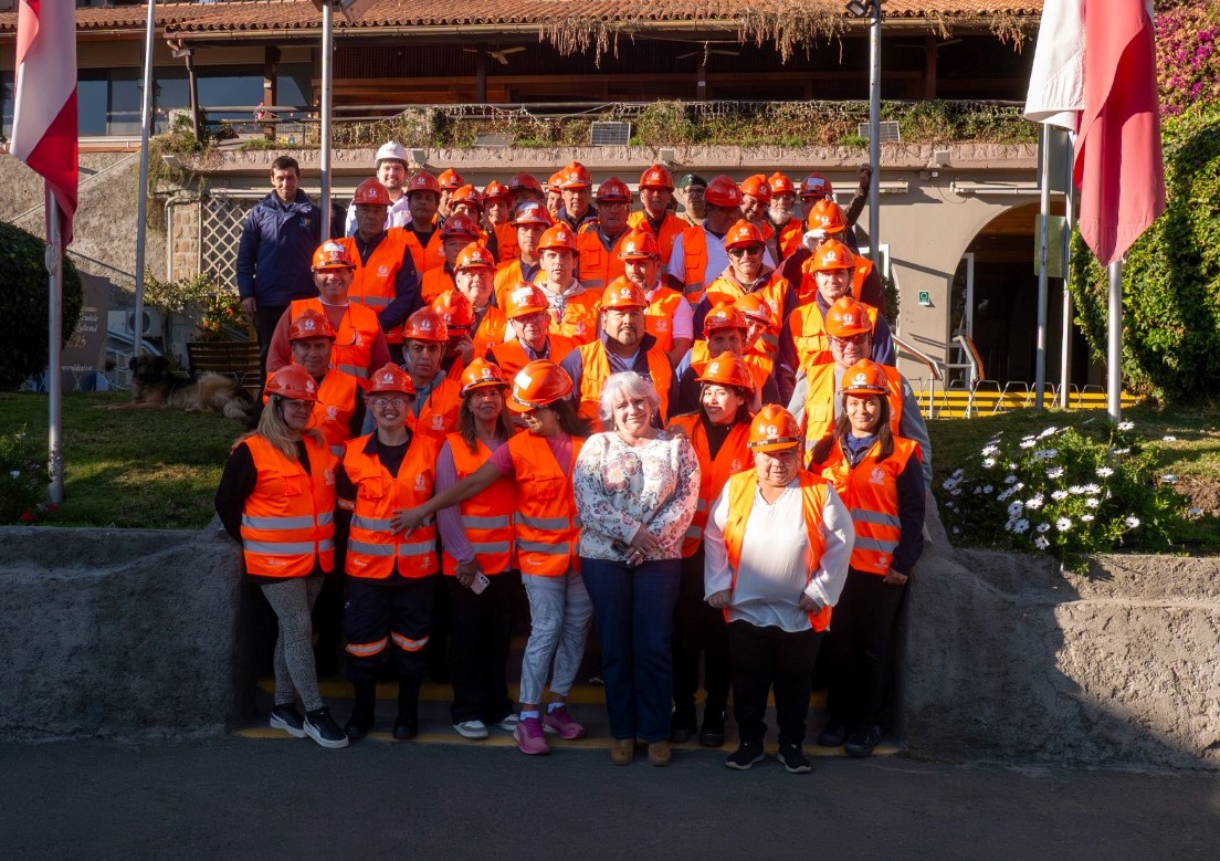LOS ANDES: Codelco Andina capacita a vecinos y organismos de emergencia en respuesta comunitaria