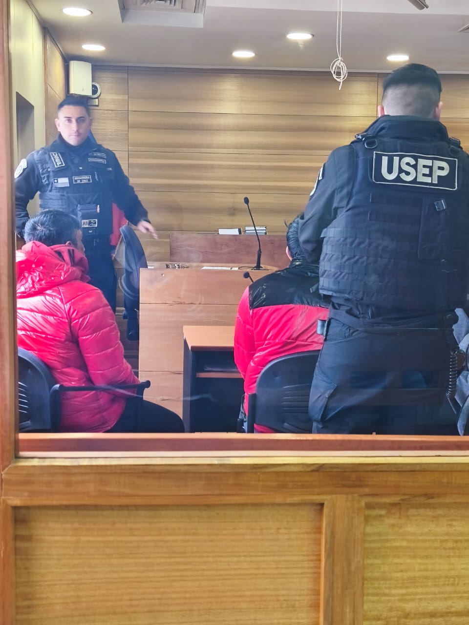SAN ESTEBAN: Detienen a dos sujetos por portar cuchillos en el centro de San Esteban