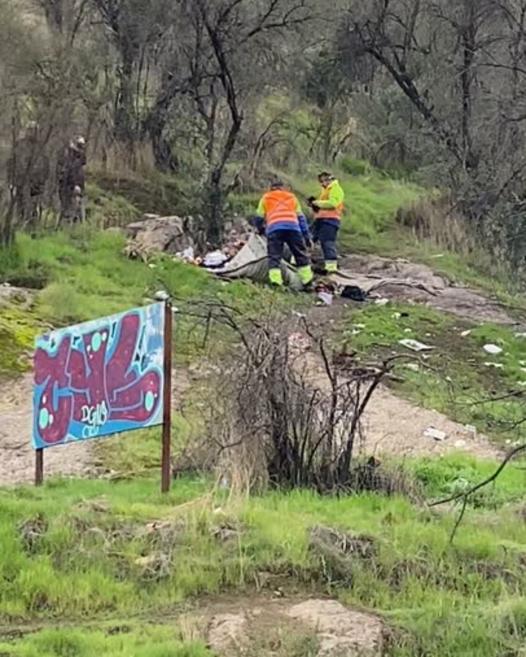 LOS ANDES: [VIDEO] Retiran rucos desde cerro de la Virgen tras operativo municipal